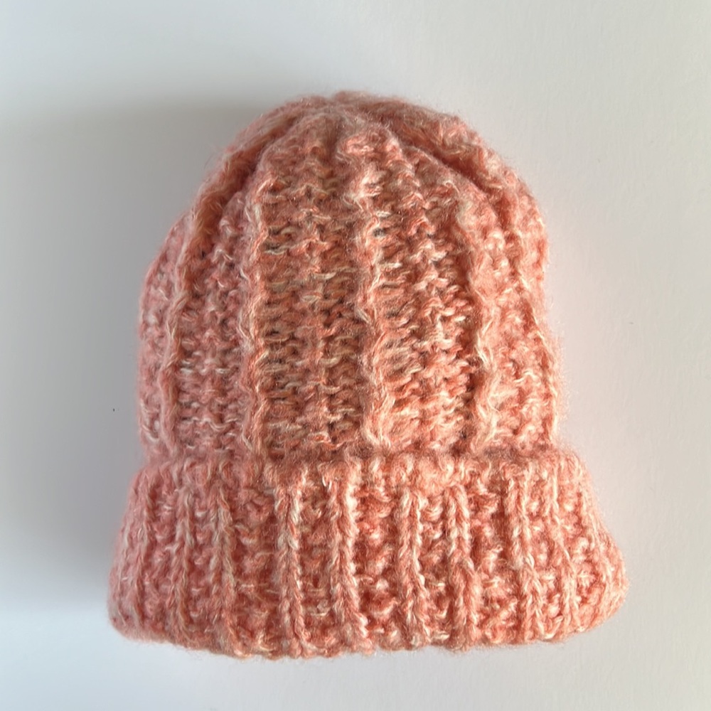 NWOT Urban Outfitters Kimchi Blue knitted beanie